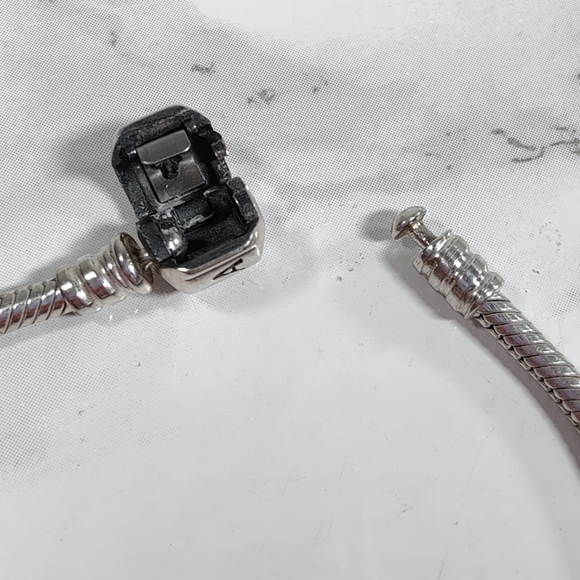 Pandora Moments Sterling Silver Snake Chain Bracelet with Clasp Closure - Picture 2 of 6